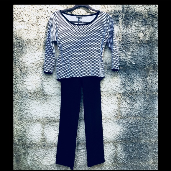 Express Pull Over Top - Picture 5 of 7